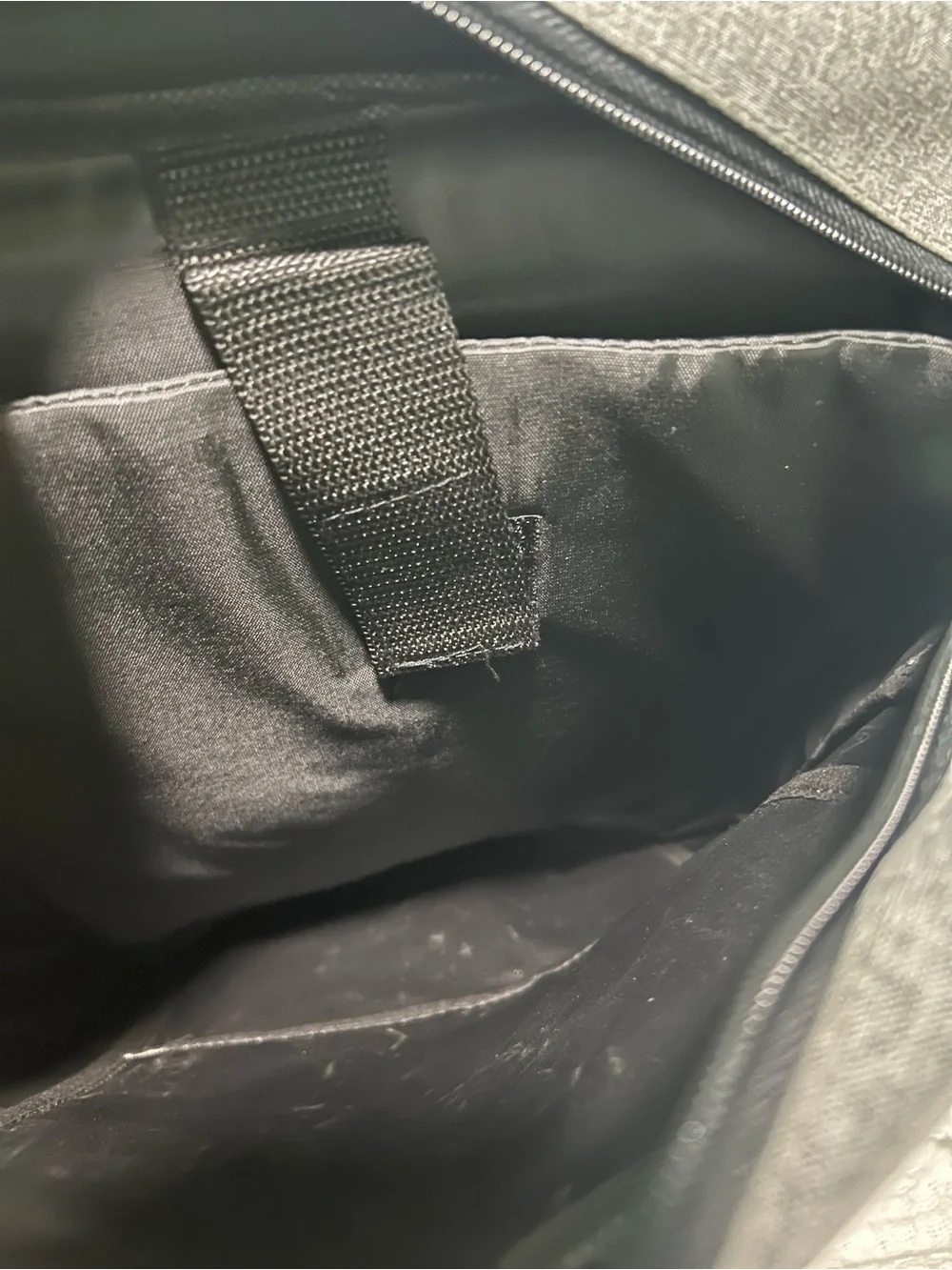 Leeds USAA Urban Messenger Laptop Bag